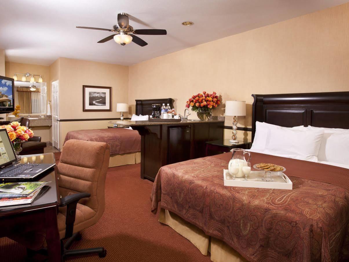 Western & Hotel Corona