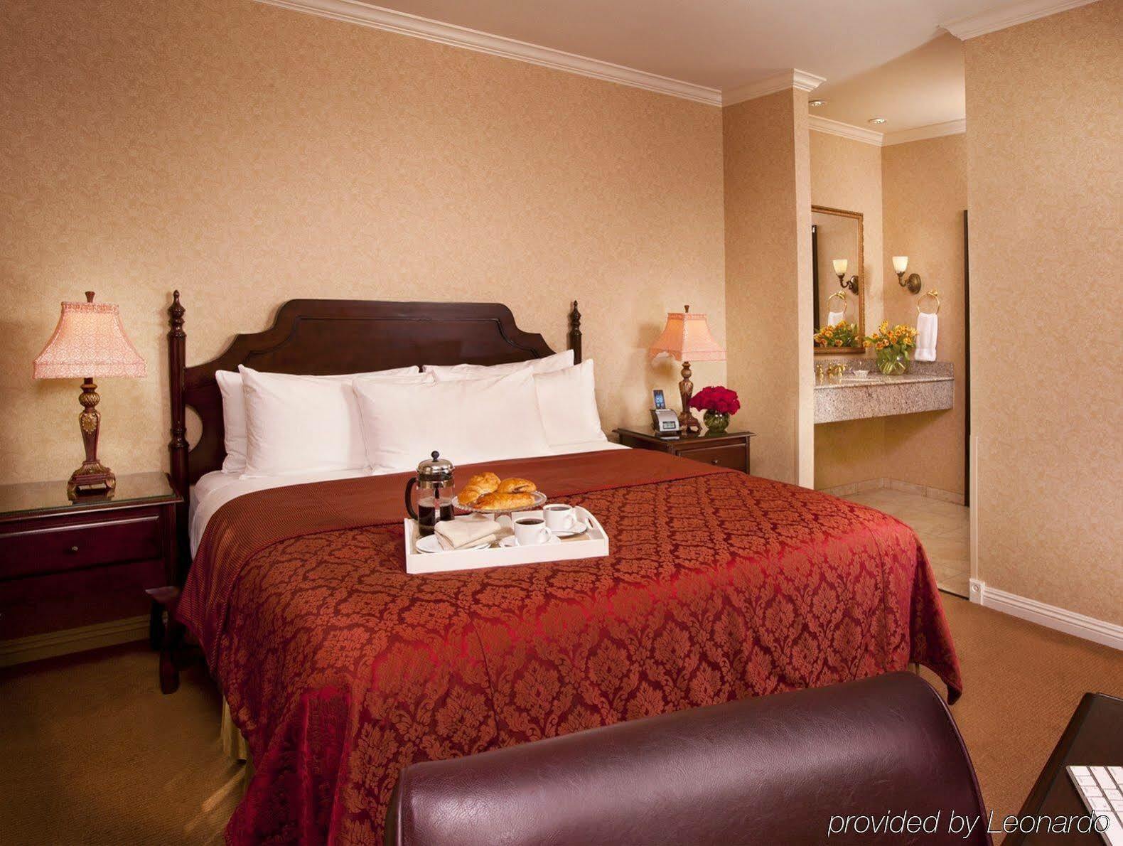 Western & Hotel